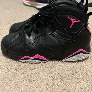 Black and pink jordan 7 size 13 kids